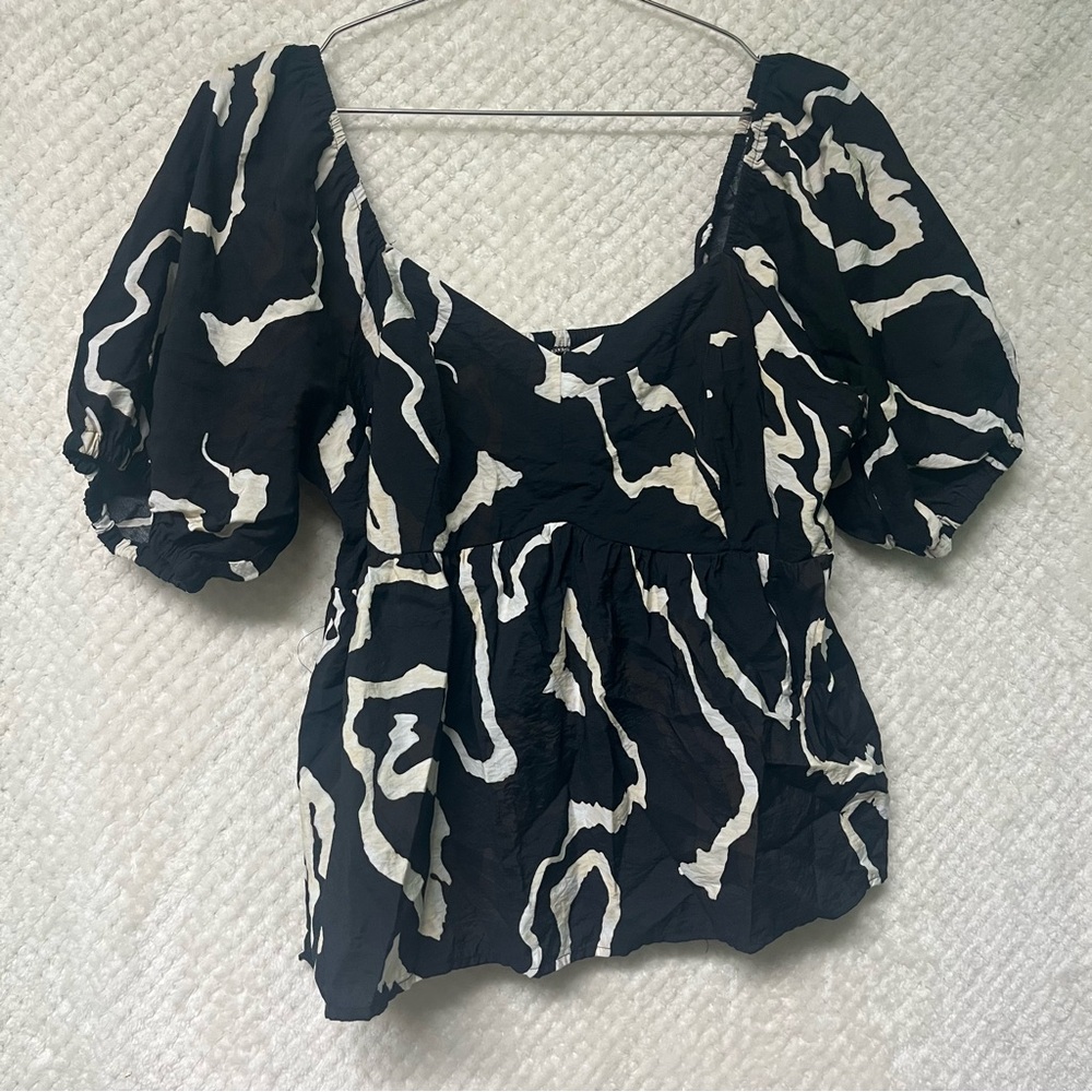 Nine West Black & Cream Short Puff-Sleeve Crop Top Sweetheart Neckline Large - Picture 2 of 7